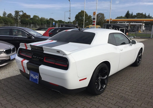 Dodge Challenger cena 94900 przebieg: 105500, rok produkcji 2017 z Rejowiec Fabryczny małe 154